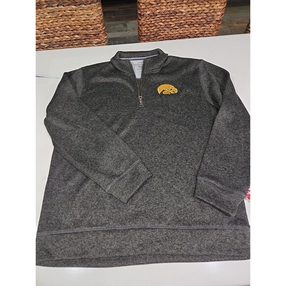 New With Tags men's Iowa Hawkeyes 1/4 zip pullover Sweater XXL B16